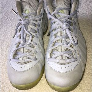 Nike Air Foamposite size 9.5